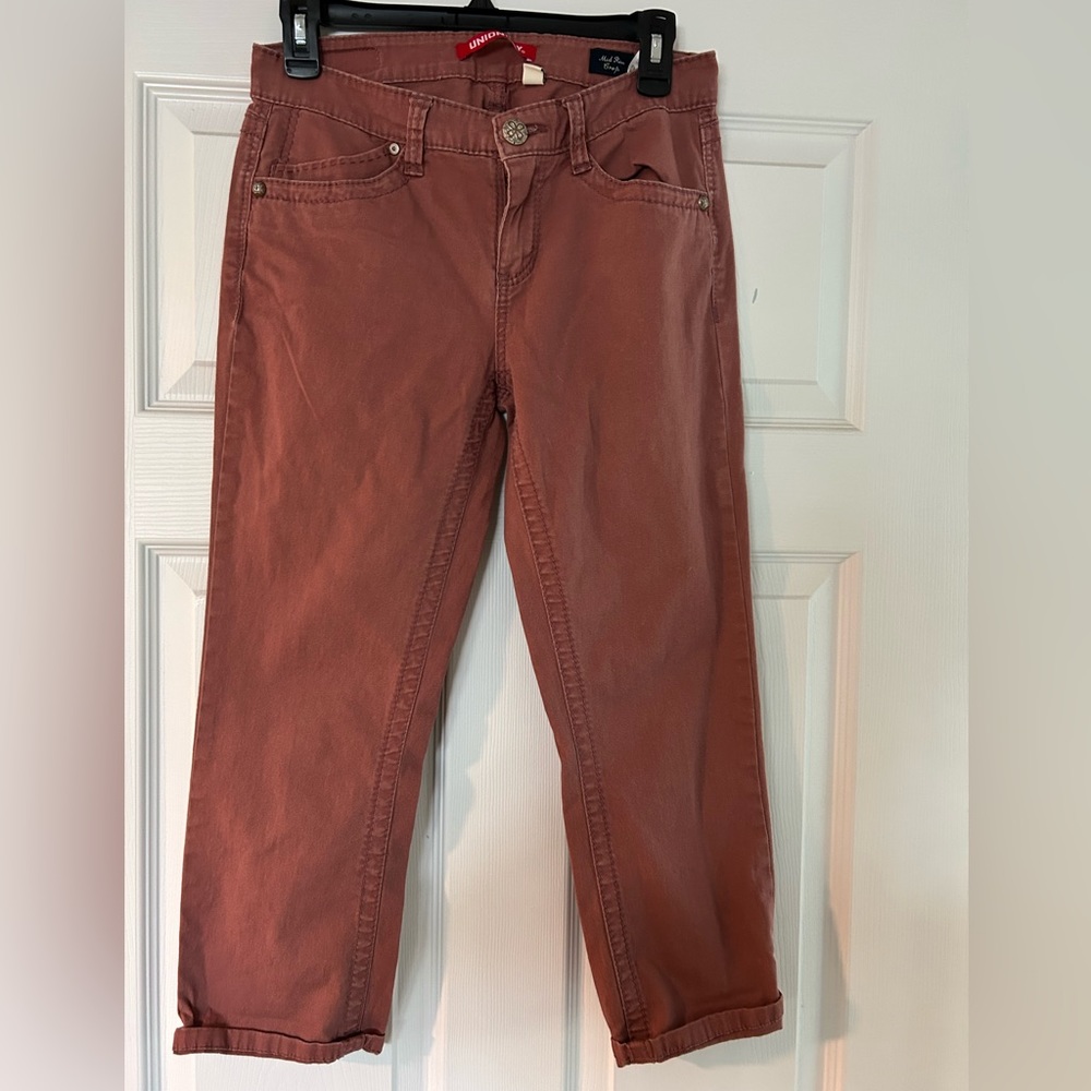 Juniors crop pants